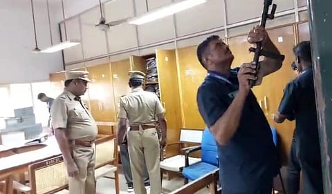 சென்னை உயர் நீதிமன்ற வளாகத்துக்கு மீண்டும் வெடிகுண்டு மிரட்டல் 