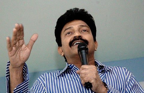 விஜய தேவரகொண்டாவுக்கு வில்லன் ஆகிறார் டாக்டர் ராஜசேகர்!