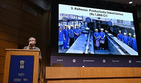 ரயில்வே ஊழியர்களுக்கு 78 நாள் சம்பளம் தீபாவளி போனஸ்: மத்திய அமைச்சரவை ஒப்புதல்