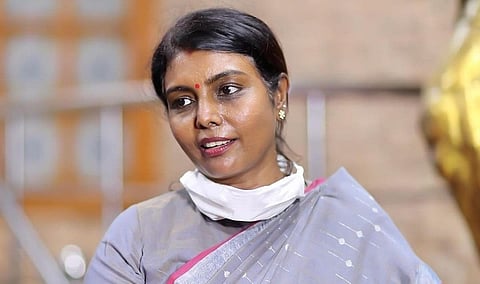 தமிழக மின்துறை செயலர் பீலா வெங்கடேசன் காலமானார்