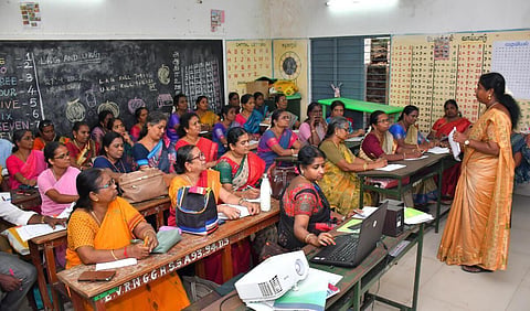 எண்​ணும் எழுத்​தும் திட்​டம்: ஆசிரியர்களுக்கு பயிற்சி