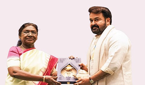 மோகன்லால் நடிப்பே நாடித் துடிப்பு