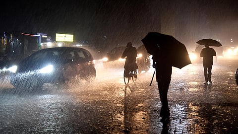 விழுப்புரம் உள்ளிட்ட 4 மாவட்டங்களில் நாளை கனமழைக்கு வாய்ப்பு