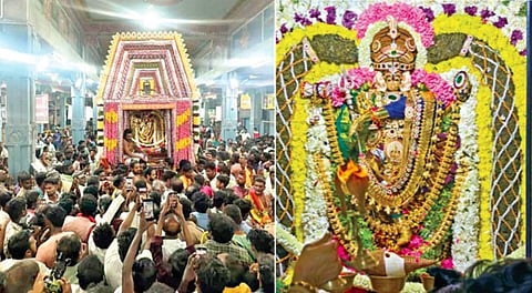 குலசேகரன்பட்டினம் கோயிலில் தசரா திருவிழாவை முன்னிட்டு 7-ம் நாளான நேற்று முன்தினம் இரவு பூஞ்சப்பரத்தில் முத்தாரம்மன் ஆனந்த நடராஜர் திருக்கோலத்தில் எழுந்தருளினார். திரளான பக்தர்கள் கலந்து கொண்டு தரிசனம் செய்தனர்.
