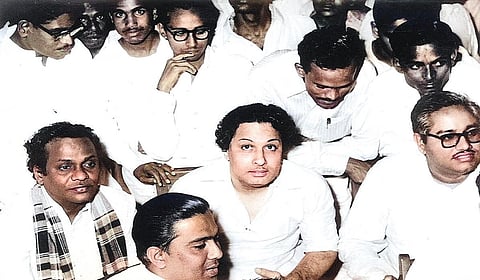 நிகழ்வொன்றில் இருபெரும் திராவிடக் கதாநாயகர்கள். அருகில் ஈ.வி.கே. சம்பத்.