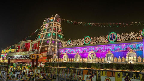 புரட்டாசி 3-வது சனிக்கிழமையில் திருமலையில் குவிந்த பக்தர்கள்