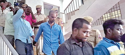 கடலூர் நீதிமன்றத்தில் ஆயுள் தண்டனை விதித்து தீர்ப்பு வெளியானதும் அவர்களை போலீஸார்  சிறைக்கு அழைத்துச் சென்றனர். நீதிமன்றத்தில் இருந்து வெளியே வரும்போது அவர்கள் தலையில் அடித்துக் கொண்டு கதறியபடி வந்தனர்.
