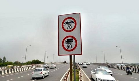 சாலை பாதுகாப்பு விதிகளை மாநிலங்கள் உருவாக்க வேண்டும்