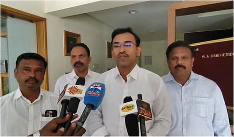 தவெக கொள்கை பரப்பு பொதுச்செயலாளர் முன்னாள் ஐஆர்எஸ் அதிகாரி அருண் ராஜ்