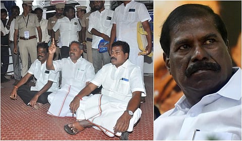 பாமக எம்எல்ஏ.க்கள் போராட்டம் படம்.எல்.சீனிவாசன்.