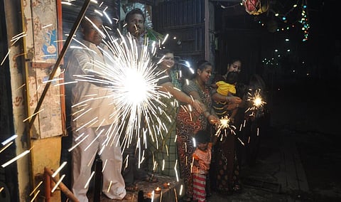 தீபாவளியை விபத்து, ஒலி மாசு இல்லாமல் கொண்டாட பொதுமக்களுக்கு வேண்டுகோள்