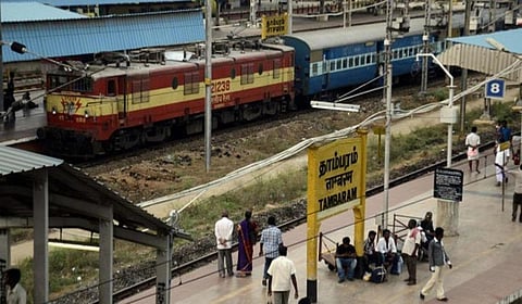 தீபாவளி பண்டிகையை முன்னிட்டு தாம்பரம் - செங்கோட்டை இடையே இன்று சிறப்பு ரயில் இயக்கம்