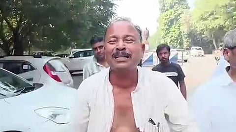 ரூ.2.7 கோடி கொடுத்தும் சீட் தரவில்லை: ஆர்ஜேடி மூத்த தலைவர் தரையில் புரண்டு கதறல்