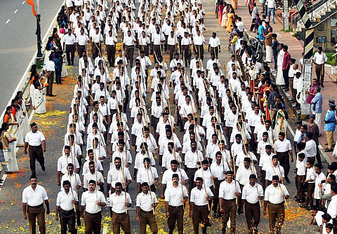 ஆர்எஸ்எஸ் நிகழ்ச்சியில் பங்கேற்ற ஊழியர் சஸ்பெண்ட்