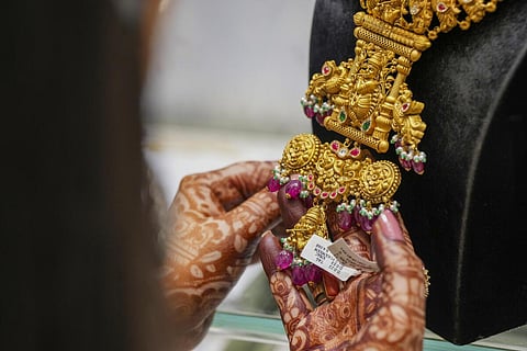 மீண்டும் அதிரடி காட்டிய தங்கம் விலை: பவுனுக்கு ரூ.2080 உயர்வு