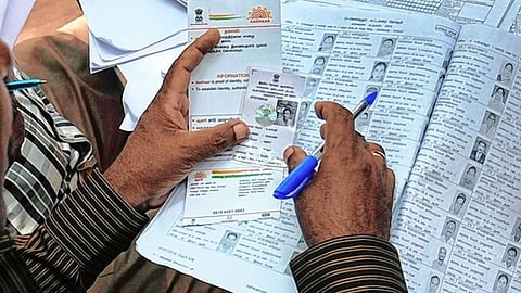 வாக்காளர் பட்டியல் சிறப்பு தீவிர திருத்தப் பணி அறிவித்ததும் அனைத்துக் கட்சி கூட்டத்தை நடத்த திட்டம் 