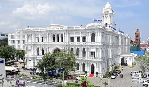 1 லட்சம் வண்டல் சேகரிப்பு தொட்டிகளில் குப்பைகளை அகற்றி தூர்வாரும் பணி தொடக்கம்