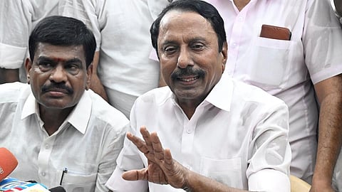 அதிரடியாய் நீக்கிய இபிஎஸ்... அடுத்து என்ன செய்யப் போகிறார் செங்கோட்டையன்?