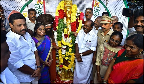 தஞ்சையில் மாமன்னன் ராஜராஜ சோழனின் 1040-வது சதய விழா: அரசு சார்பில் மாலை அணிவித்து மரியாதை 