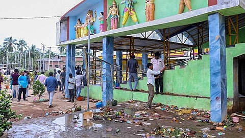 ஸ்ரீகாகுளம் கோயிலில் கூட்ட நெரிசல்: 8 பெண்கள் உட்பட 9 பேர் உயிரிழப்பு - நடந்தது என்ன?