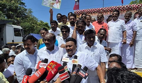 செங்கோட்டையன் பதவியை ஜெயலலிதா பறித்தது ஏன்? - திண்டுக்கல் சீனிவாசன் புதுத் தகவல்