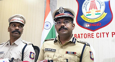 கோவையில் செய்தியாளர்களிடம் பேசிய மாநகர காவல் ஆணையர் சரவண சுந்தர் - படம்: ஜெ.மனோகரன்