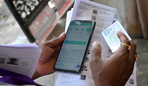 தமிழகம் முழுவதும் வாக்காளர் பட்டியல் சிறப்பு தீவிர திருத்தப்பணி தொடங்கியது