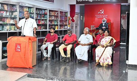 பாஜகவுடன் கூட்டணியால் எஸ்ஐஆர் முறையை எதிர்க்க மறுக்கும் அதிமுக: கம்யூனிஸ்ட் கட்சித் தலைவர்கள் விமர்சனம் 