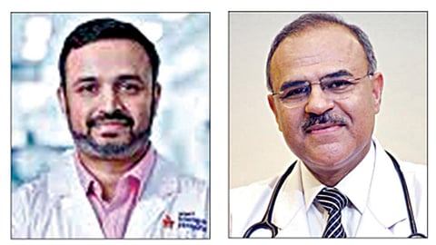 மருத்துவர்கள் ஸ்ரீகாந்த் ஸ்ரீனி​வாசன், அவி​னாஷ் சேத்