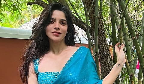 திவ்யபாரதி 