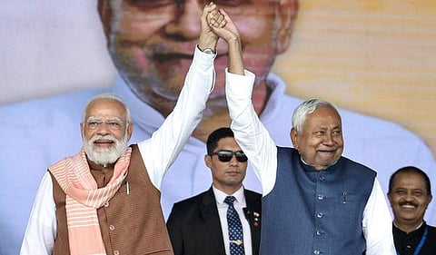 பிரதமர் நரேந்திர மோடி முன்னிலையில் பிஹார் முதல்வராக பதவியேற்றார் நிதிஷ்