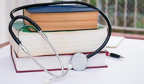 அரசு, தனியார் கல்லூரிகளில் மருத்துவப் படிப்புகளில் 48 இடங்கள் காலி: நிரப்ப அனுமதி கோரி ஆணையத்துக்கு கடிதம்