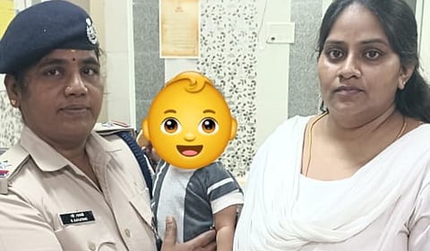 ஆலப்புழாவில் இருந்து சென்னை நோக்கி வந்த  ரயிலில் தனியாக இருந்த 9 மாத குழந்தை பத்திரமாக மீட்பு