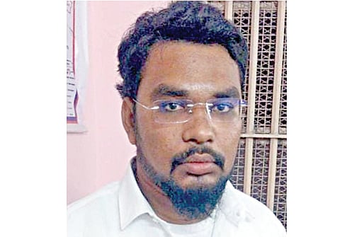 பள்ளிவாசலுக்கு மந்திரிக்க சென்ற இளம்பெண்ணை பாலியல் துன்புறுத்தல் செய்து கத்தியால் குத்தியவர் கைது