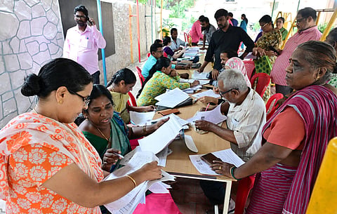 SIR | பூர்த்தி செய்த படிவத்தை பிஎல்ஓ பெறவில்லை எனில்... - வாக்காளர்களுக்கு சென்னை மாவட்ட அதிகாரி அலர்ட்