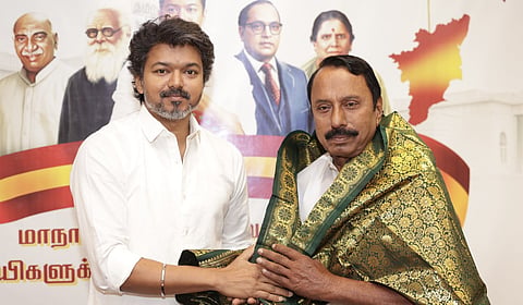 “எம்ஜிஆர் வழியில் விஜய் தனது பயணத்தை மேற்கொண்டிருக்கிறார்” - செங்​கோட்​டையன் 