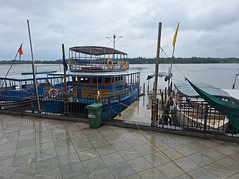புதுச்சேரி: டிட்வா புயலால் நோணாங்குப்பம் படகு சவாரி நிறுத்தம்