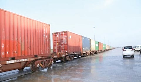 பொன்னேரியில் ரூ.50 கோடியில் பன்முக சரக்கு முனையம் அமைக்கப்பட்டு, பயன்பாட்டுக்கு வந்துள்ளது.