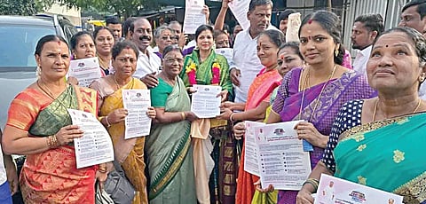 தமிழக மகளிர் உரிமை மீட்புப் பயணத்தை காஞ்சிபுரத்தில் தொடங்கிய பசுமை தாயகம் அமைப்பின் தலைவர் சவுமியா அன்புமணி.