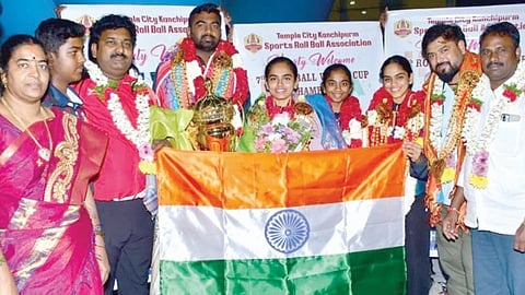 உலக கோப்​பை​யில் தங்​கம் வென்ற தமிழக ரோல்​பால் வீரர்​களுக்கு உற்​சாக வரவேற்பு