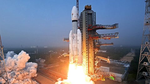 வெற்றிகரமாக விண்ணில் பாய்ந்தது அமெரிக்க செயற்கைக்கோள் ‘புளூபேர்ட்’ - இஸ்ரோவுக்கு பிரதமர் மோடி பாராட்டு