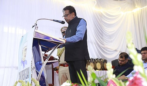 ஆளுநர் கைலாஷ்நாதன் 
