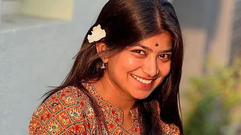 பிரபல சின்னத்திரை நடிகை நந்தினி தற்கொலை