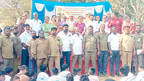 விழிப்​புணர்வு நிகழ்ச்​சி​யில் பங்கேற்று உடல் உறுப்பு தானம் செய்த ஆட்டோ ஓட்டுநர்கள்.