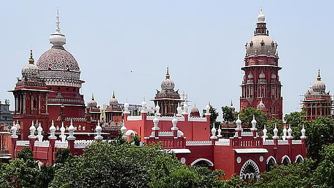 அரசு பேருந்தில் ‘தமிழ்நாடு’ என அச்சிட கோரி வழக்கு: போக்குவரத்து துறை பதிலளிக்க உத்தரவு