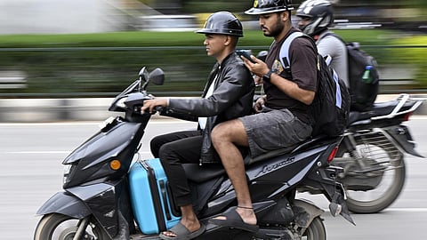பைக் டாக்ஸிகளுக்கு விதிக்கப்பட்டிருந்த தடை நீக்கம் - கர்நாடக ஐகோர்ட் உத்தரவு!