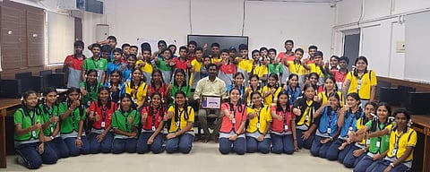 தமிழகப் பள்ளிகளில் ஜியோவின் புதிய AI கல்வித் திட்டம்:  இலவசப் பயிற்சி!