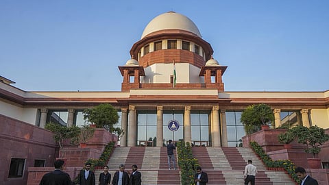 தமிழ்நாடு எஸ்ஐஆர் - வாக்காளர் பட்டியலில் முரண்பாடு உள்ள பெயர்களை வெளியிட தேர்தல் ஆணையத்துக்கு உச்ச நீதிமன்றம் உத்தரவு