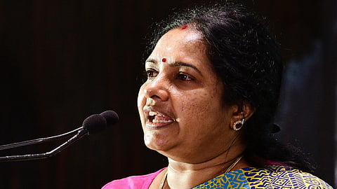 கோவை தெற்கிற்கு குட்பை சொல்கிறாரா  வானதி? - கோதாவுக்கு தயாராகும் திமுக, அதிமுக