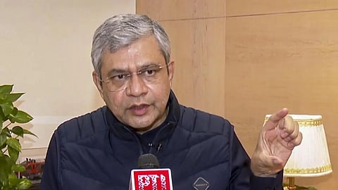 ரயில்வே அமைச்​சர் அஸ்​வினி வைஷ்ணவ்